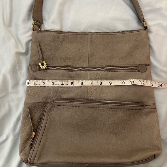 Hobo international Liberty Taupe Gray Leather Shoulder Bag Tote Gold Hardware - Picture 8 of 10